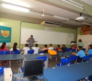 DESENHISTA ZOTA COM A TURMA DO NTV - PREMIAÇÃO DE ALUNOS - DESENHO DO MUSEU - EEEFM JONES JOSÉ