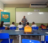 DESENHISTA ZOTA COM A TURMA DO NTV - PREMIAÇÃO DE ALUNOS - DESENHO DO MUSEU - EEEFM JONES JOSÉ