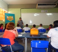 DESENHISTA ZOTA COM A TURMA DO NTV - PREMIAÇÃO DE ALUNOS - DESENHO DO MUSEU - EEEFM JONES JOSÉ