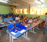 DESENHISTA ZOTA COM A TURMA DO NTV - PREMIAÇÃO DE ALUNOS - DESENHO DO MUSEU - EEEFM JONES JOSÉ