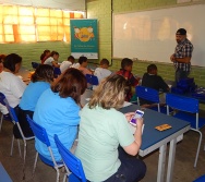 DESENHISTA ZOTA COM A TURMA DO NTV - PREMIAÇÃO DE ALUNOS - DESENHO DO MUSEU - EEEFM JONES JOSÉ