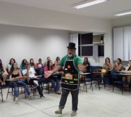 OFICINA : CANTAR , COLORI E CONTAR - BRINCANDO COM AS HISTÓRIAS - REDE DOCTUM - CURSO DE PEDAG