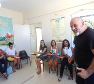 CURSO CONTANDO HISTÓRIAS COLORINDO VIDAS - RESGATE DA LUDICIDADE ATRAVÉS DAS HISTÓRIAS