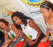 CURSO CONTANDO HISTÓRIAS COLORINDO VIDAS - RESGATE DA LUDICIDADE ATRAVÉS DAS HISTÓRIAS