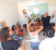 CURSO CONTANDO HISTÓRIAS COLORINDO VIDAS - RESGATE DA LUDICIDADE ATRAVÉS DAS HISTÓRIAS