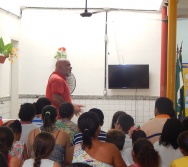 ESCOLA DE PAIS - PROJETO CUIDA DE MIM - BULLYING - BRINCADEIRA SEM LIMITES