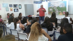 PALESTRA VIOLÊNCIA E JUVENTUDE - EEEF ZUMBI DOS PALMARES