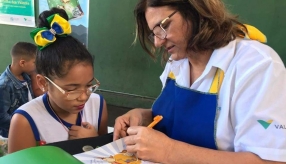 LANÇAMENTO DO LIVRO: SOMOS TODOS COLORIDOS - ESTRANHAMENTO AO BULLYING ENTRE ADOLESCENTES.